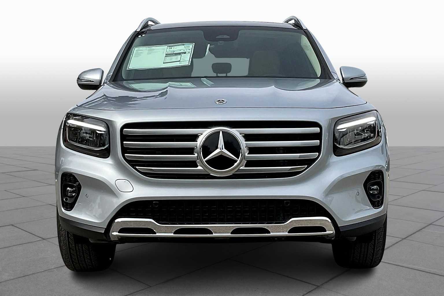 2025 Mercedes Benz GLB 250 photo 2