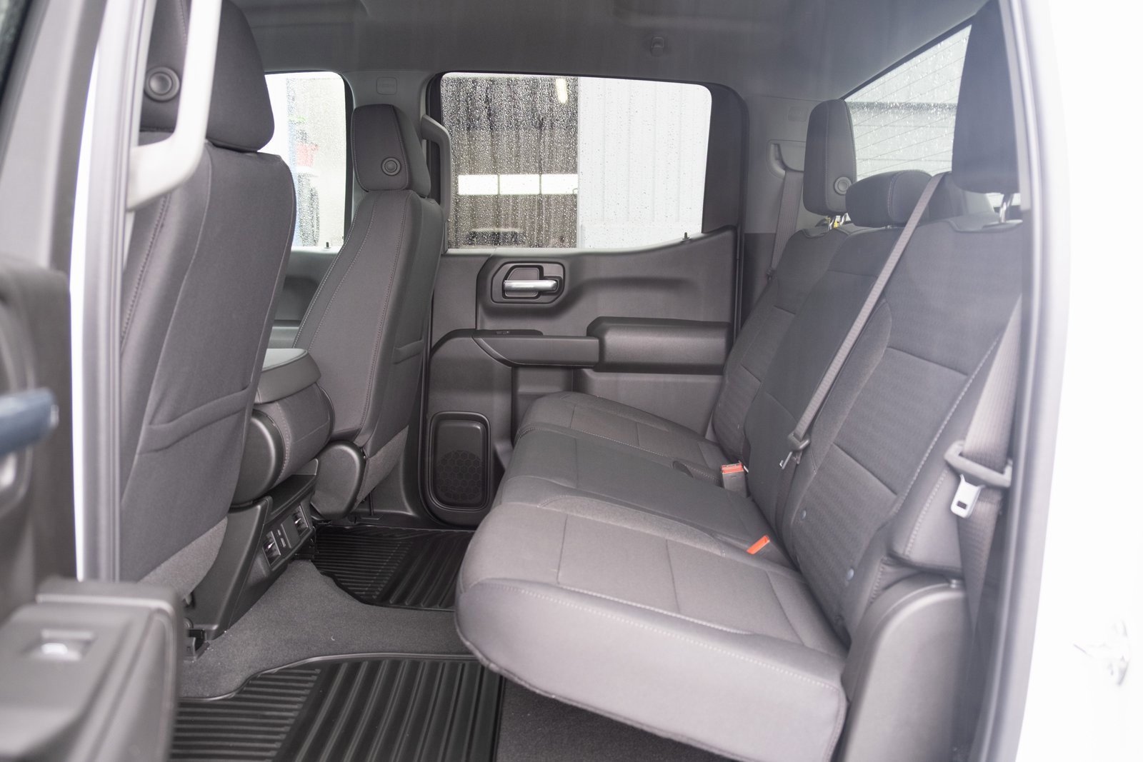 2025 Chevrolet Silverado 1500 Custom photo 3