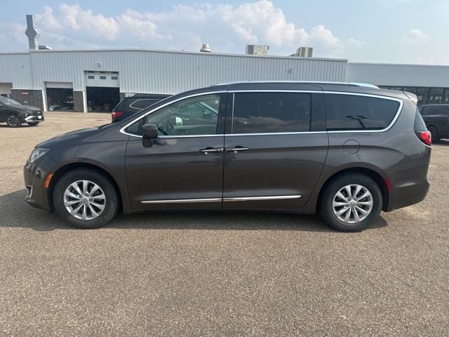 Used 2019 Chrysler Pacifica Touring L with VIN 2C4RC1BG0KR665732 for sale in Rochester, Minnesota