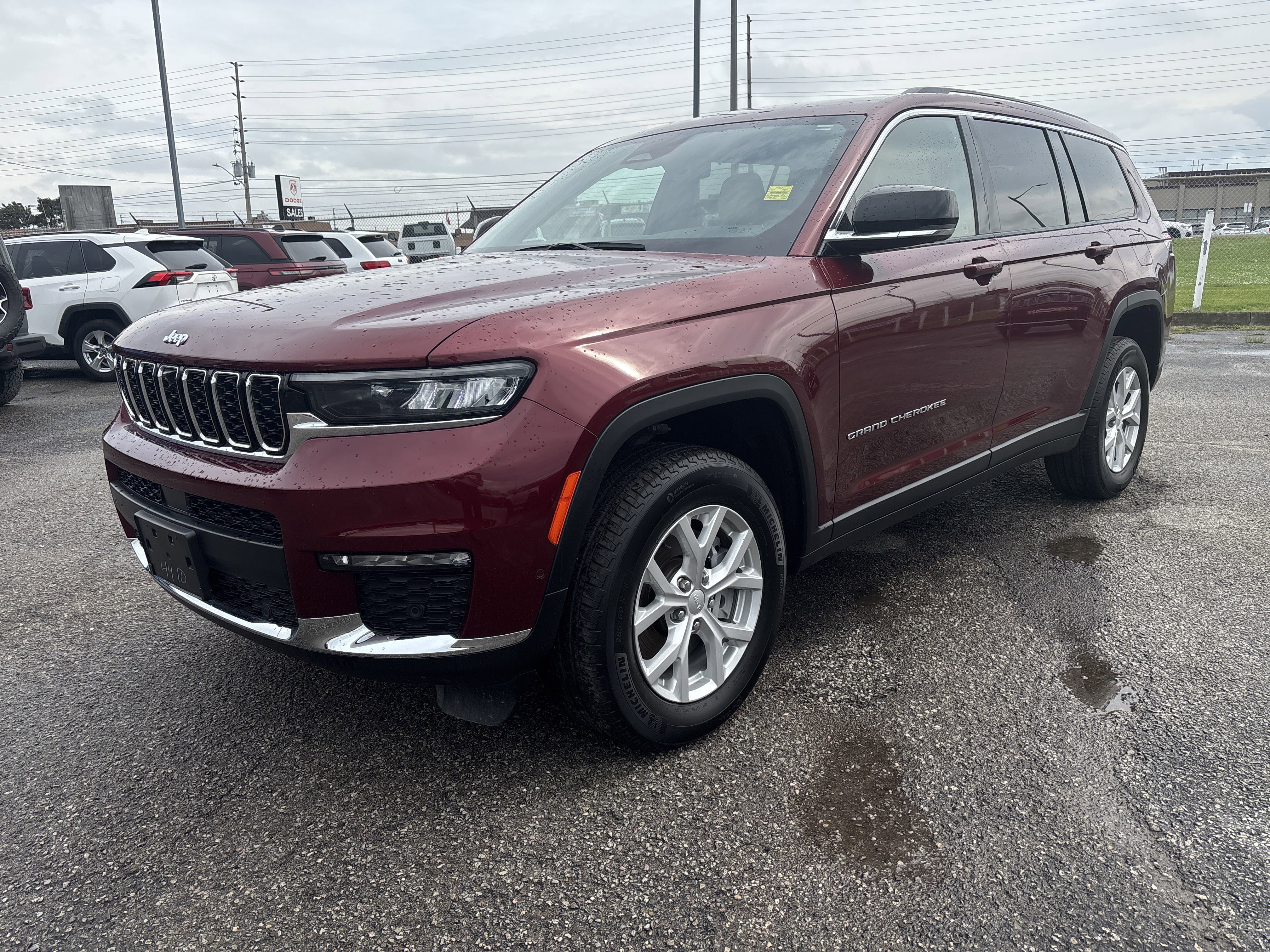 Used 2023 RED Jeep Limited image 1
