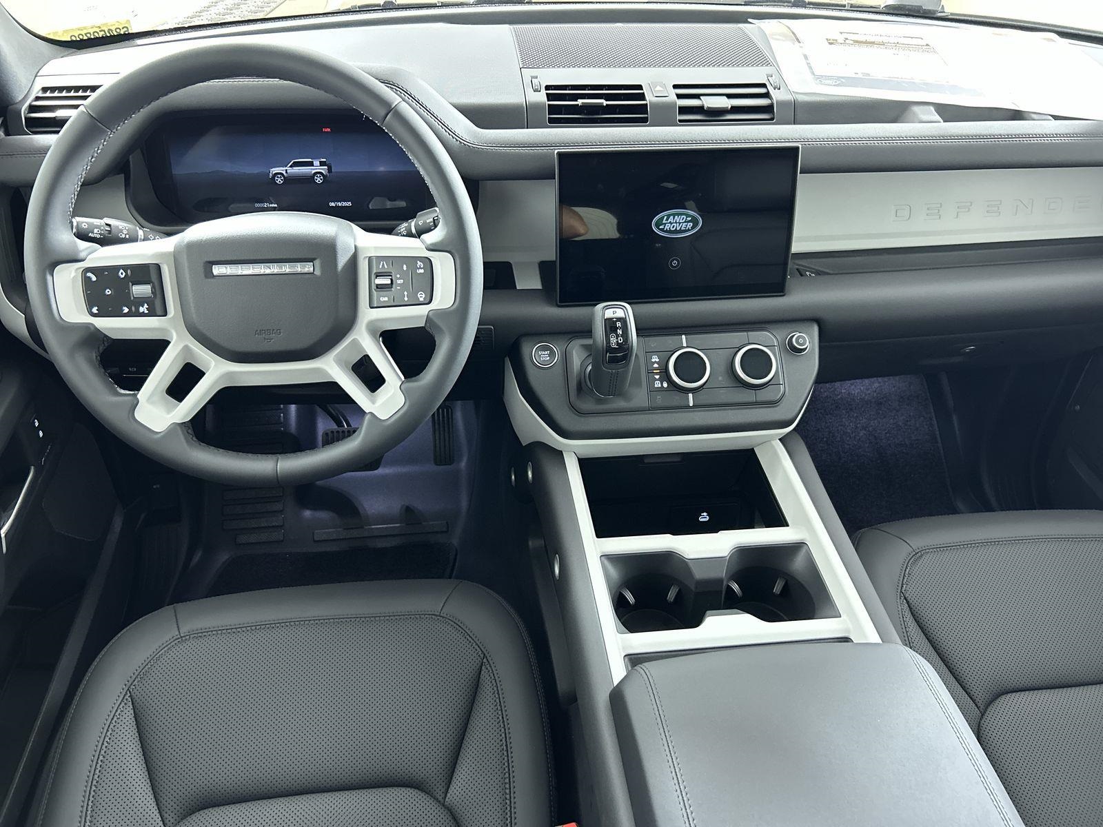2025 Land Rover Defender 110 S photo 10