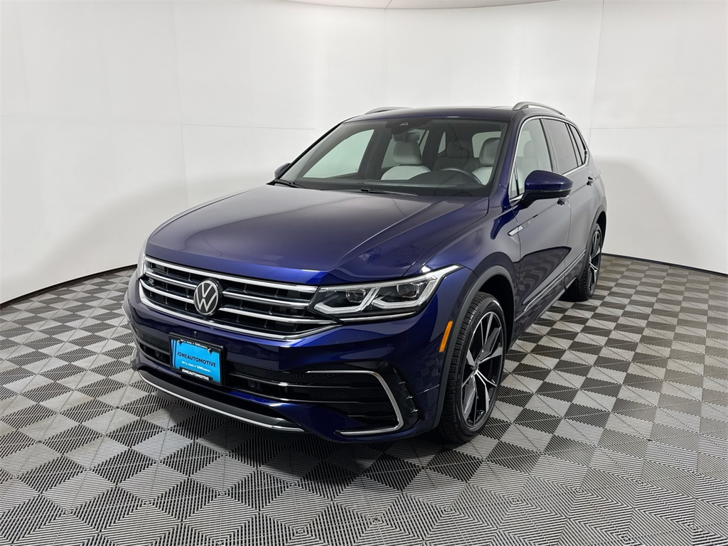 2024 Volkswagen Tiguan SEL R-LINE's photo