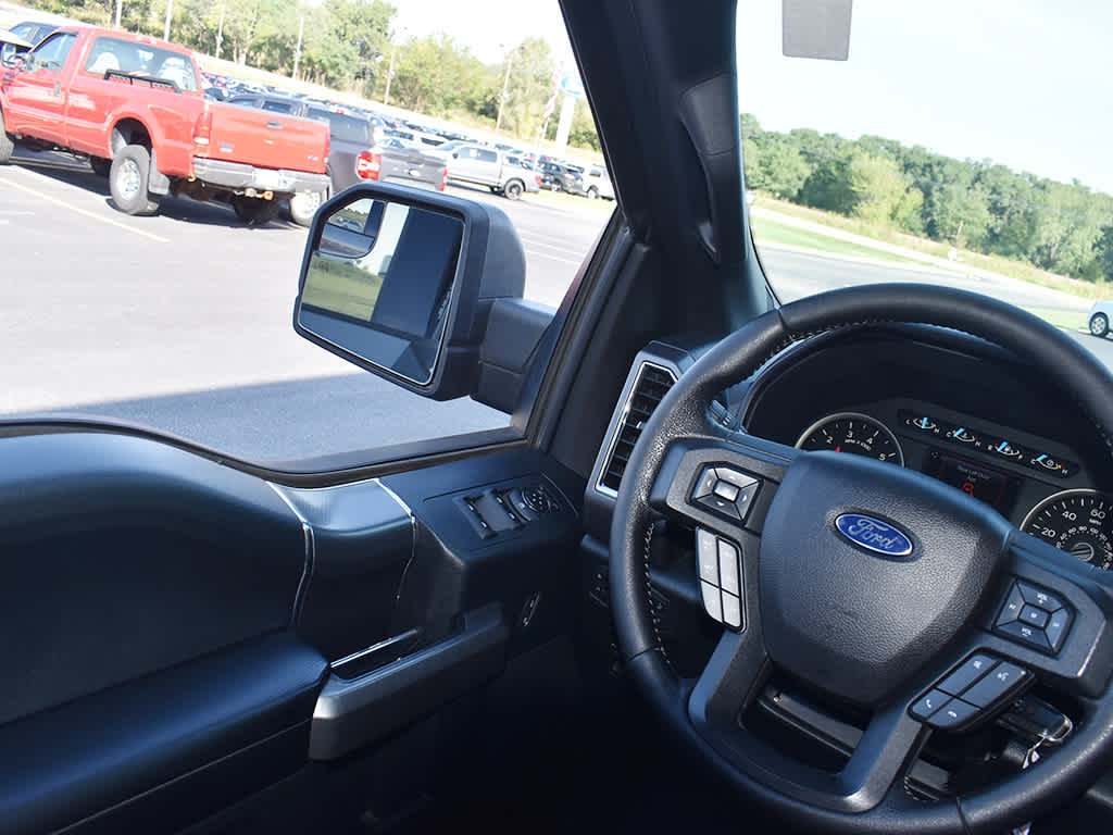 2015 Ford F-150 XLT photo 18