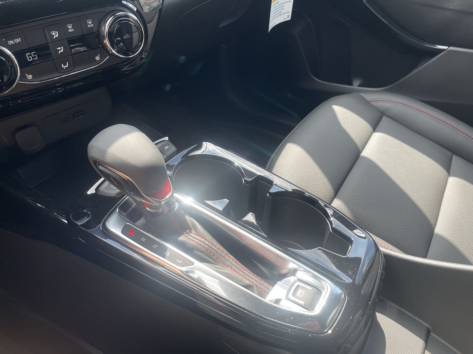2025 Chevrolet Trax photo 38