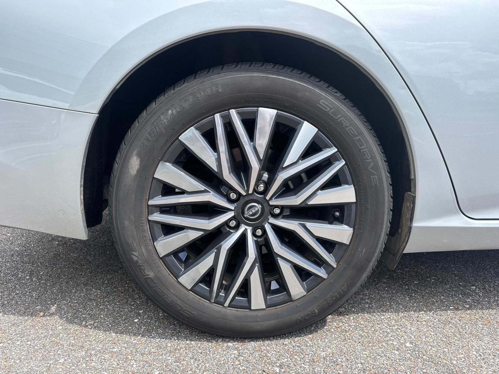 2024 Nissan Altima 2.5 SV photo 4