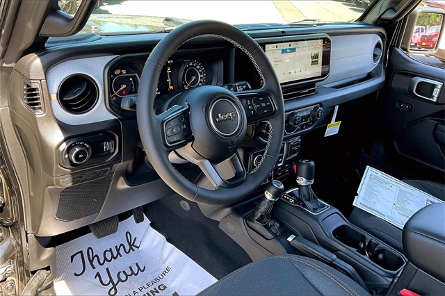 2025 Jeep Wrangler Willys photo 7