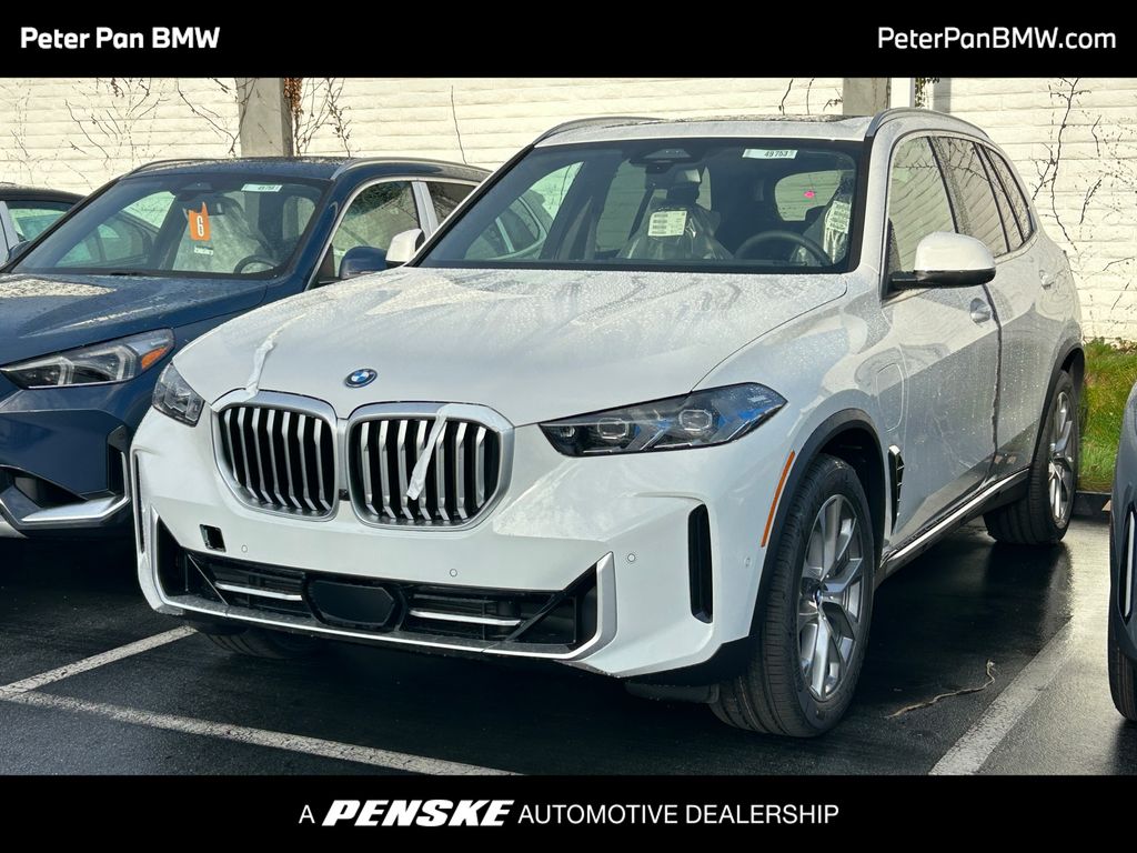 2026 BMW X5 50e's photo