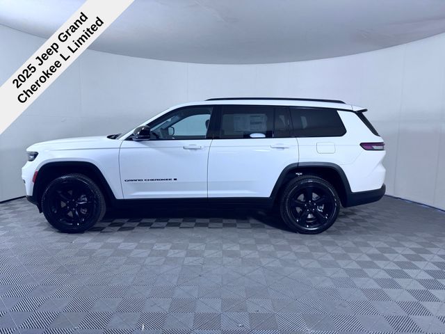 2025 Jeep Grand Cherokee Limited photo 3