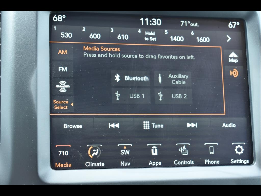 2023 Jeep Cherokee Altitude Lux photo 11