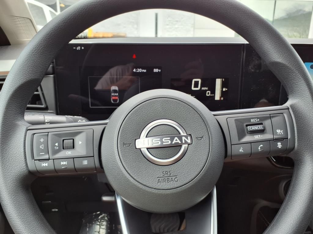 2025 Nissan Kicks SV photo 15