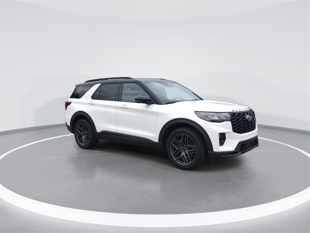 2025 Ford Explorer ST photo 2