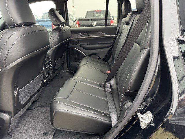 2025 Jeep Grand Cherokee Limited photo 27