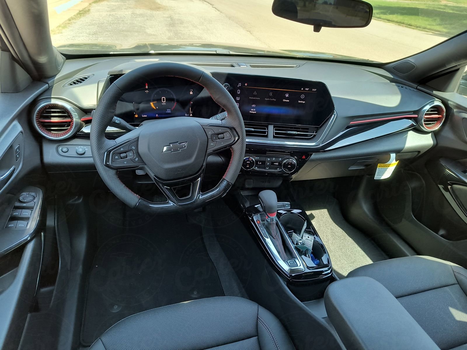 2025 Chevrolet Trax photo 8