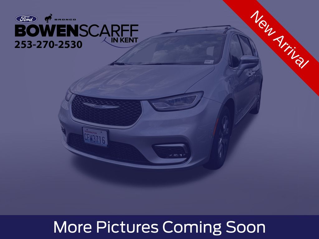 2022 Chrysler Pacifica Hybrid Pinnacle Hybrid's photo