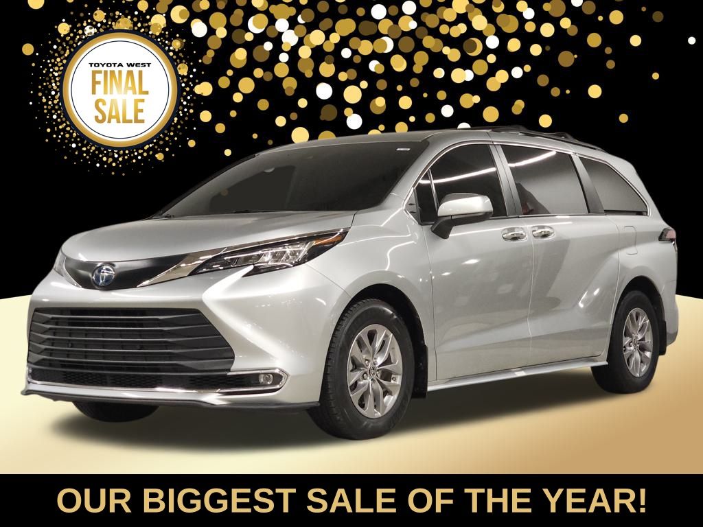 2022 Toyota Sienna XLE's photo