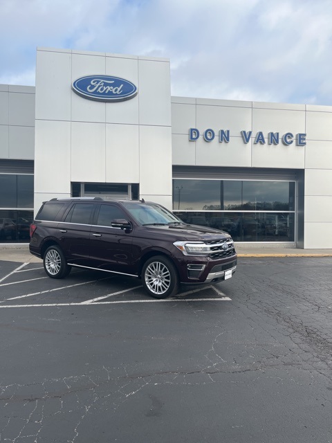 2024 Ford Expedition Limited's photo