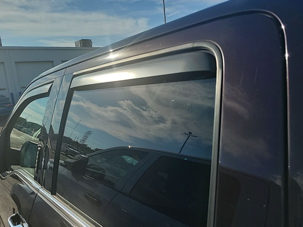 2018 Ford F-150 Platinum photo 17