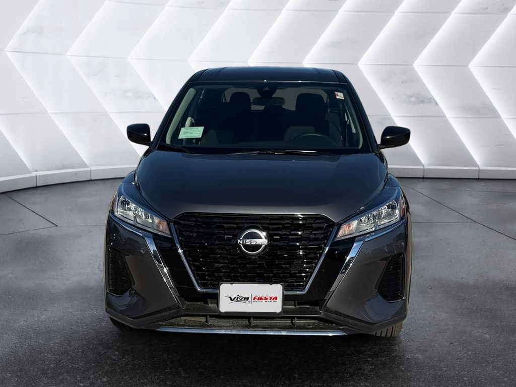 2025 Nissan Kicks Play S photo 2