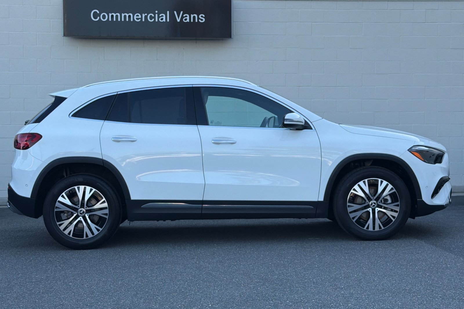 2025 Mercedes Benz GLA 250 photo 3