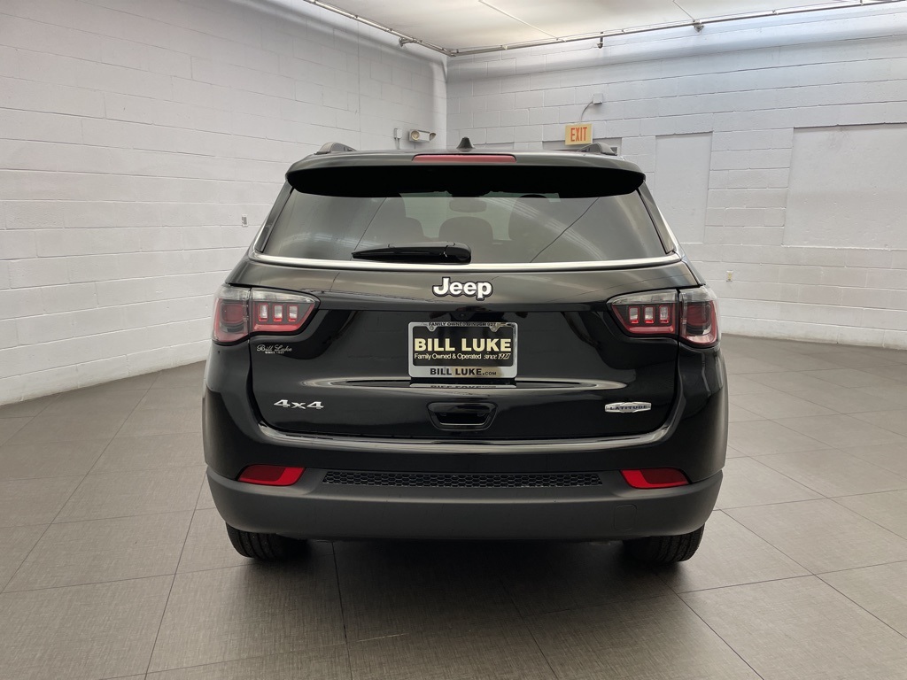 2025 Jeep Compass Latitude photo 3