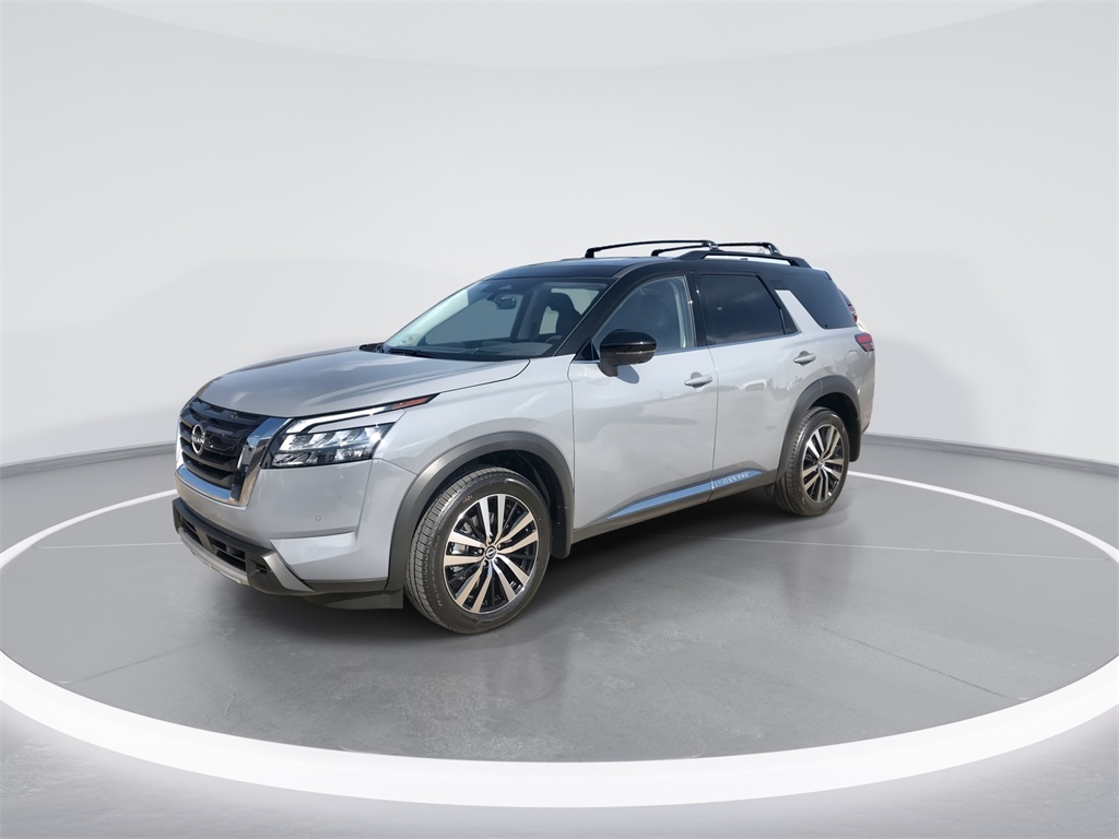 2025 Nissan Pathfinder Platinum photo 4