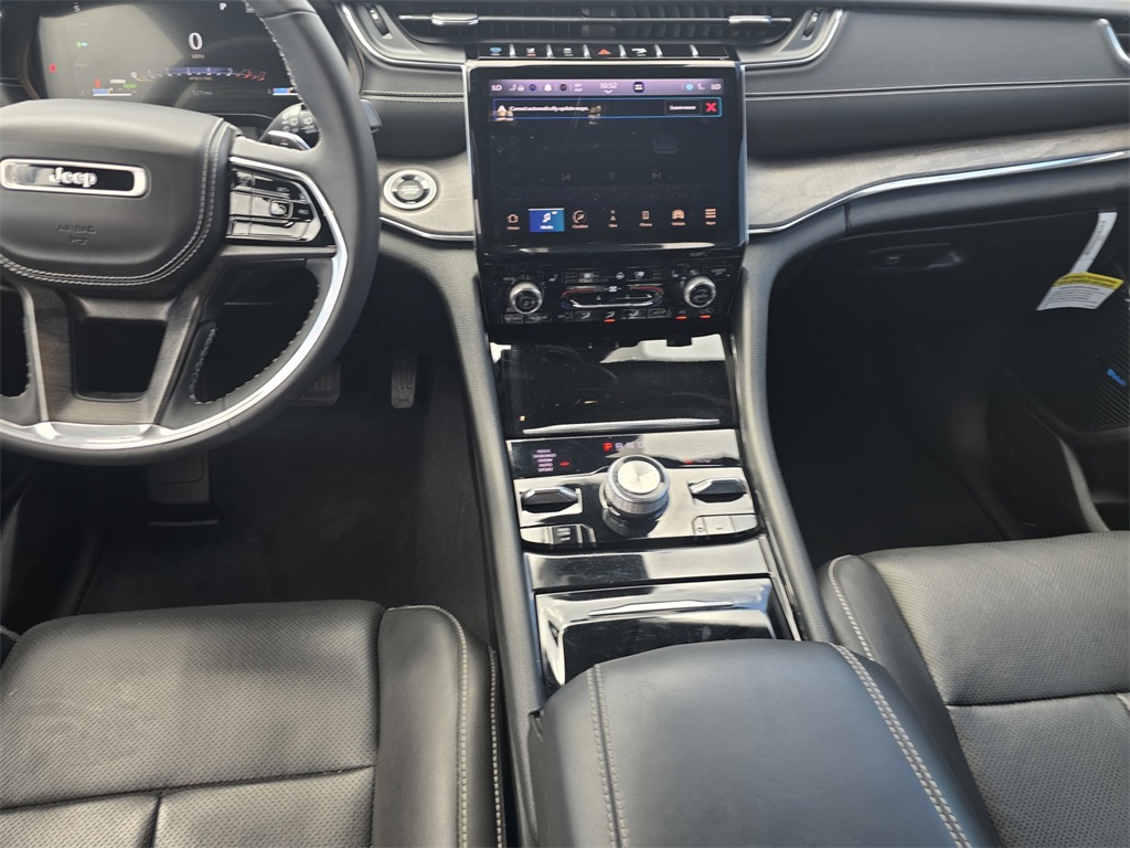 2023 Jeep Grand Cherokee Overland 4xe photo 16