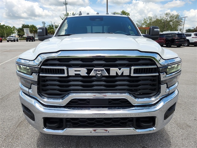 2025 Ram 2500 Tradesman photo 3