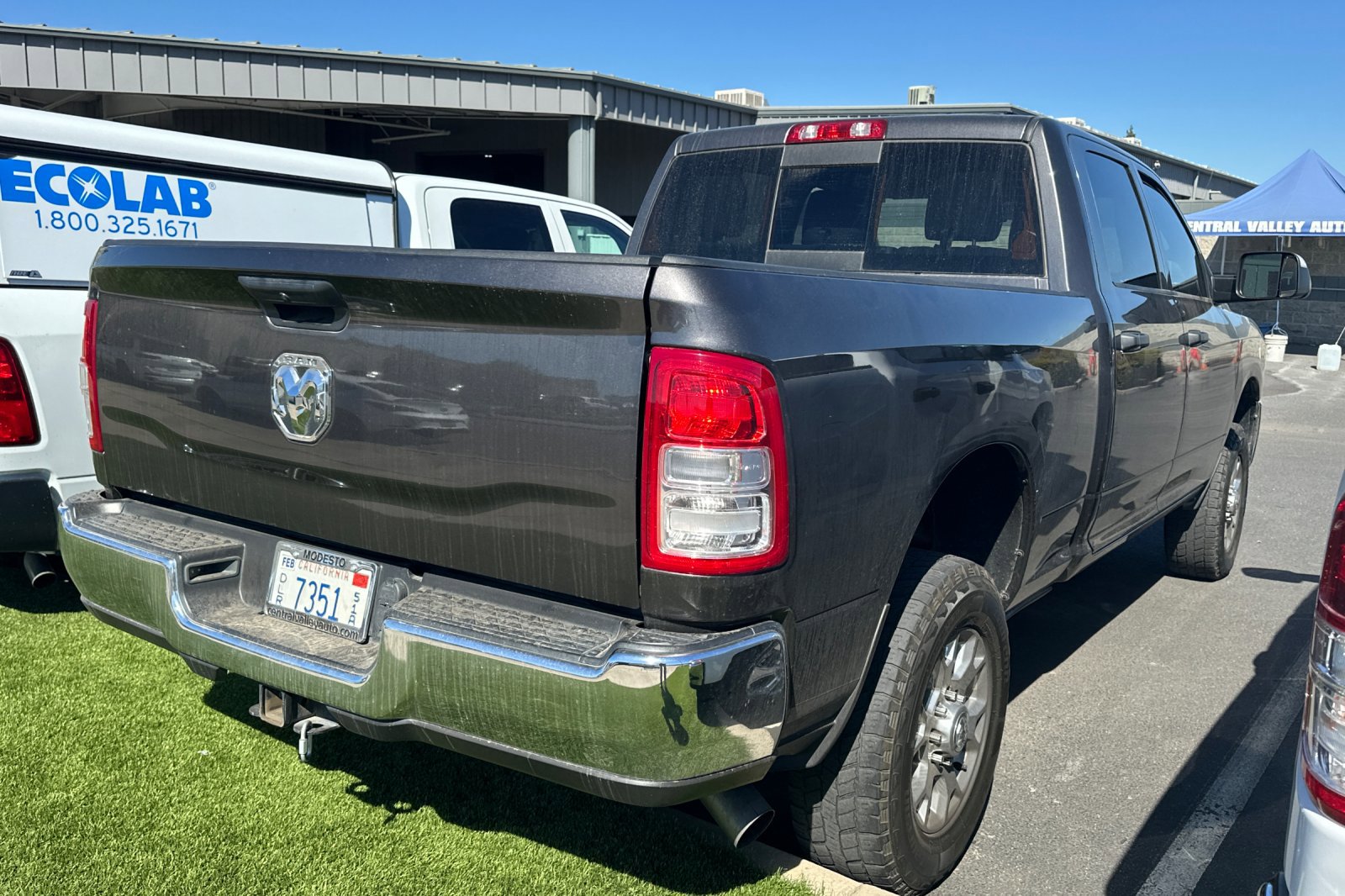 2020 Ram 2500 Tradesman photo 2