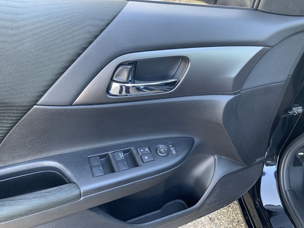 2014 Honda Accord LX photo 10