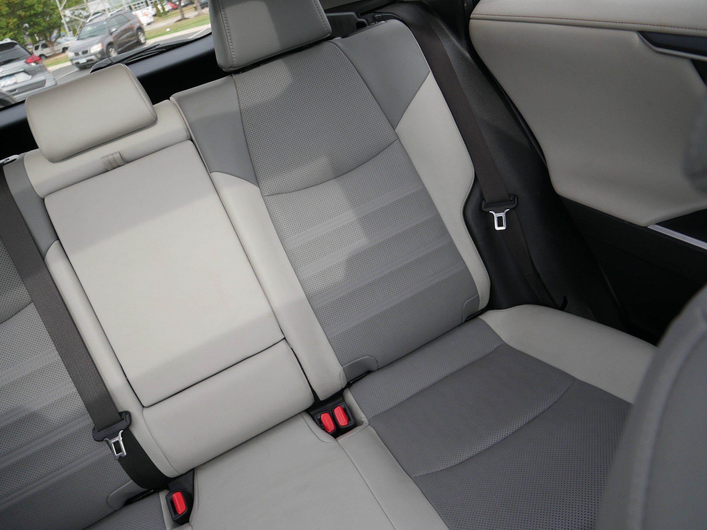 2019 Toyota RAV4 Hybrid Limited photo 12