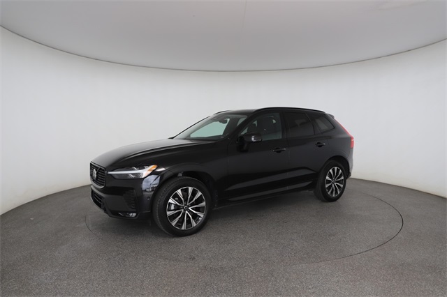 2023 Volvo XC60 B5 Plus photo 4
