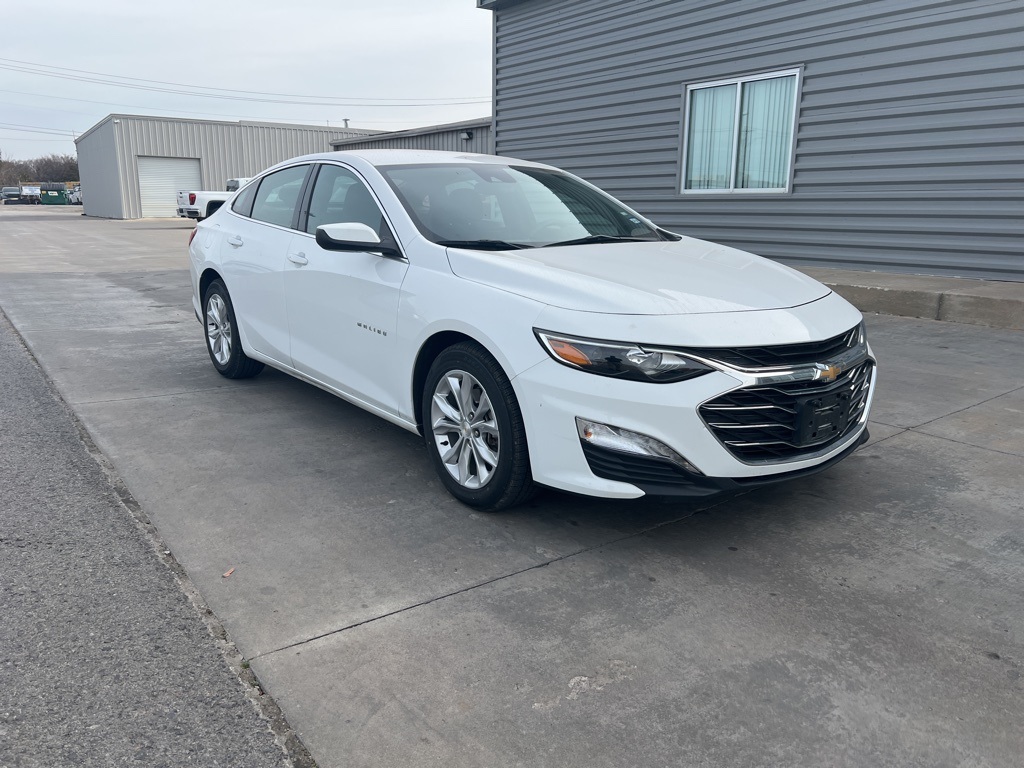 2024 Chevrolet Malibu 1LT photo 3