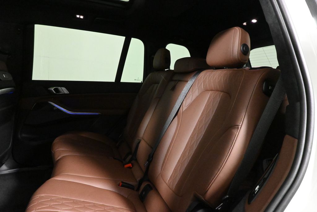 2024 Bmw X7 M60i photo 3