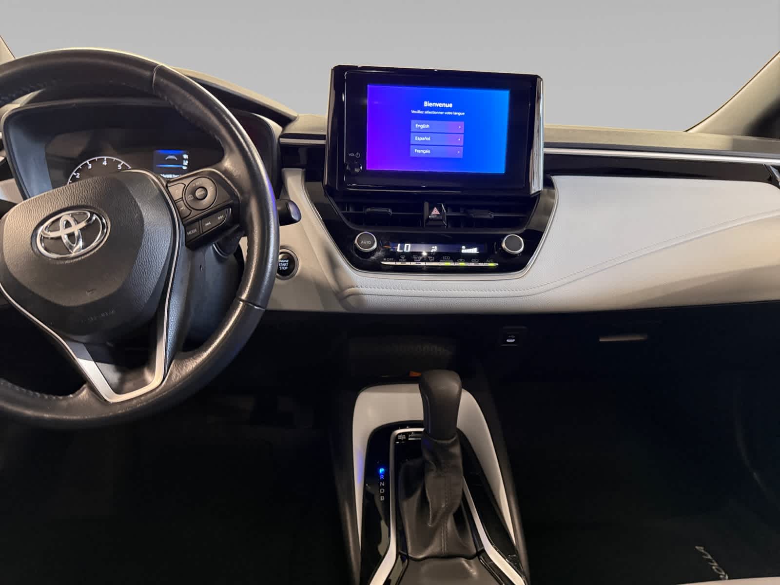 2023 Toyota Corolla SE photo 9
