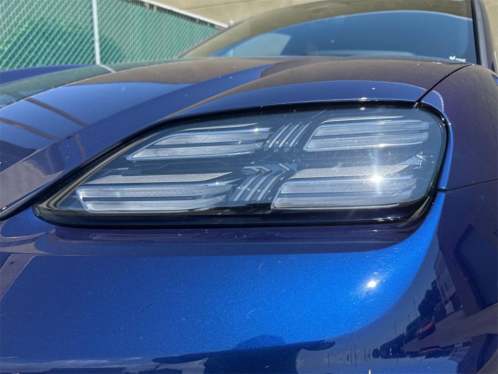 2024 Porsche Macan Electric 4 photo 7