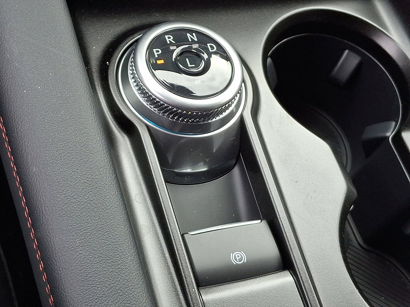 2025 Ford Explorer ST-Line photo 5