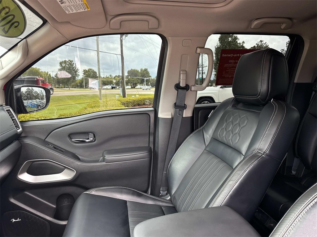 2024 Nissan Frontier SL photo 14