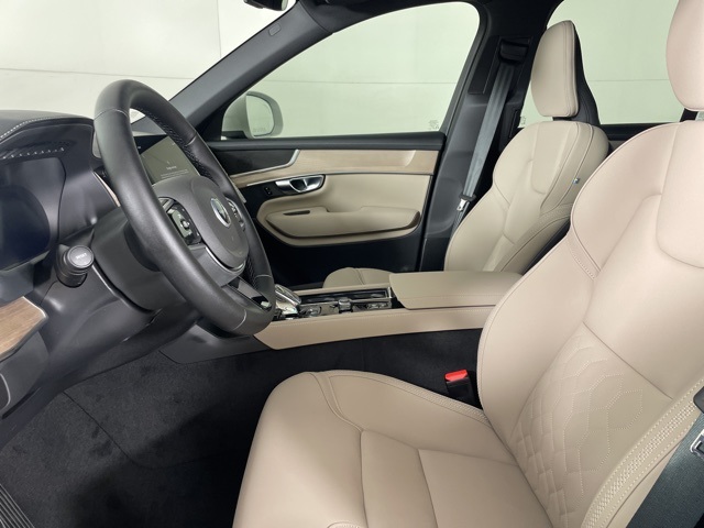2026 Volvo XC90 B5 AWD Core photo 21