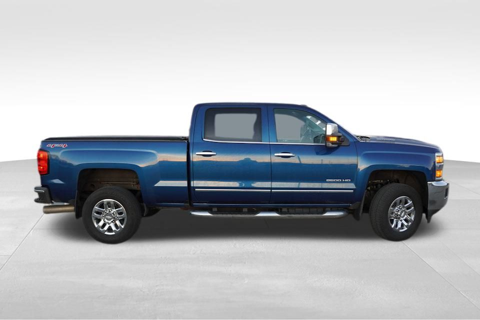 2017 Chevrolet Silverado 2500HD LTZ photo 2