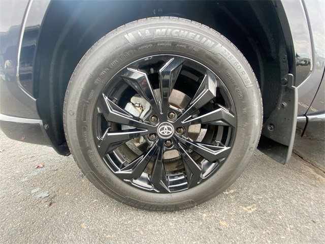 2024 Toyota RAV4 Hybrid XSE photo 2