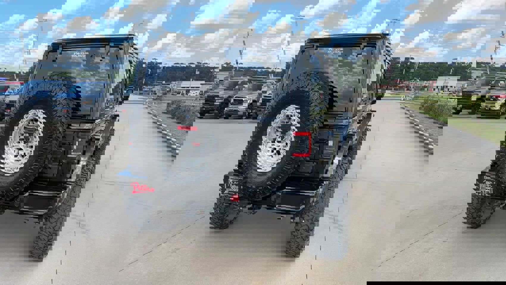 2020 Jeep Wrangler Unlimited Sahara High Altitude photo 8