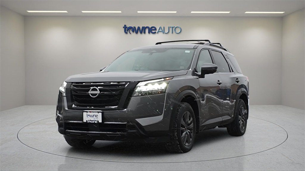 2024 Nissan Pathfinder SV's photo