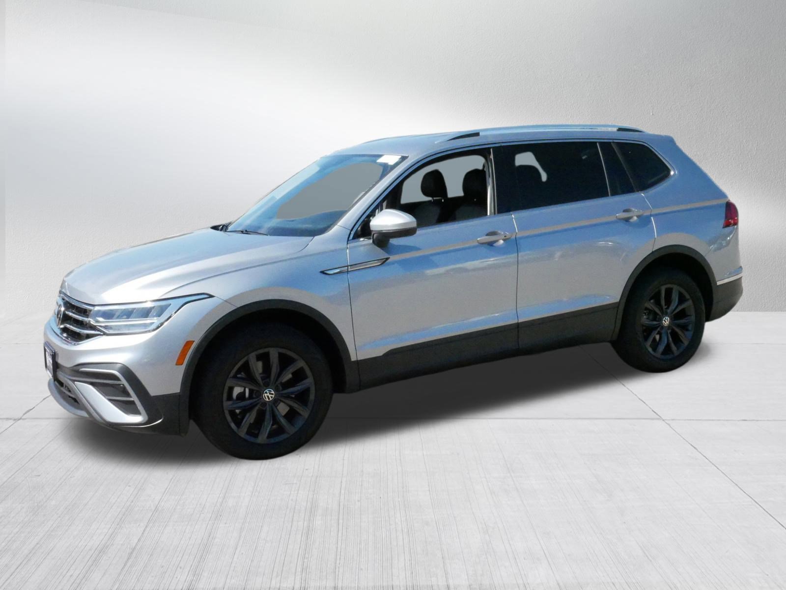 2024 Volkswagen Tiguan SE Wolfsburg Edition photo 3