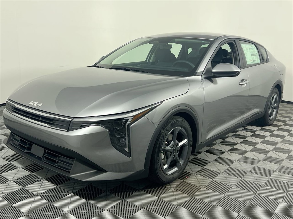 2025 Kia K4 LXS photo 8