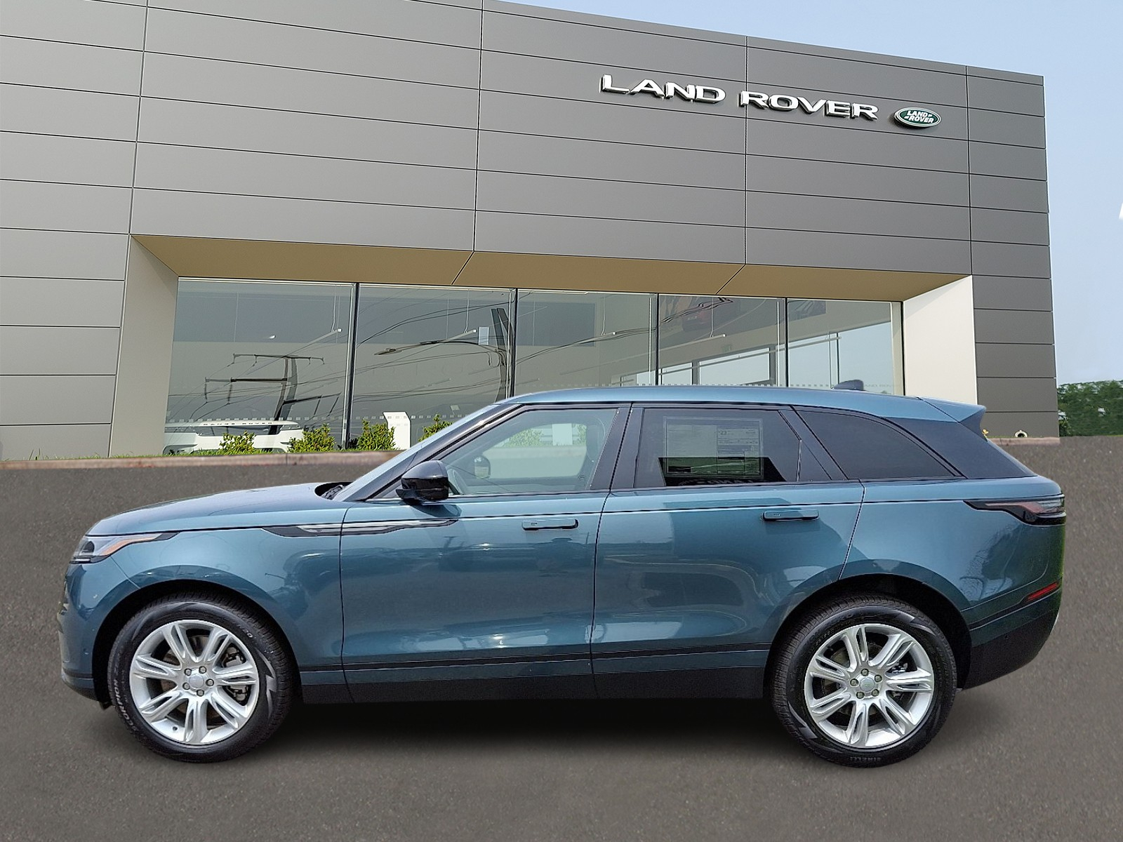 2026 Land Rover Range Rover Velar S photo 3
