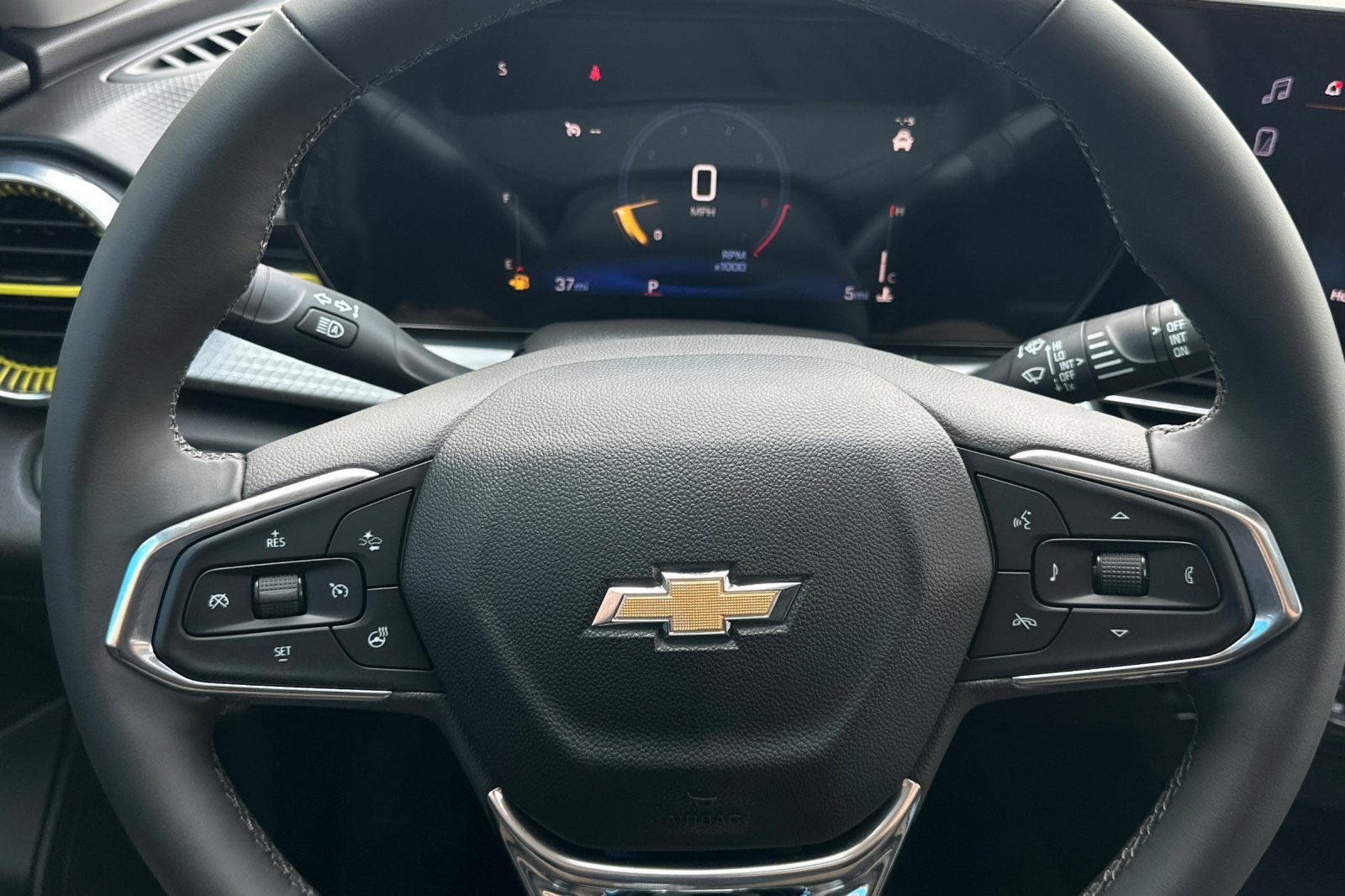 2025 Chevrolet Trax LT photo 17