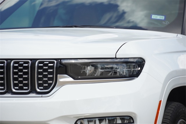 2025 Jeep Grand Cherokee Summit photo 4
