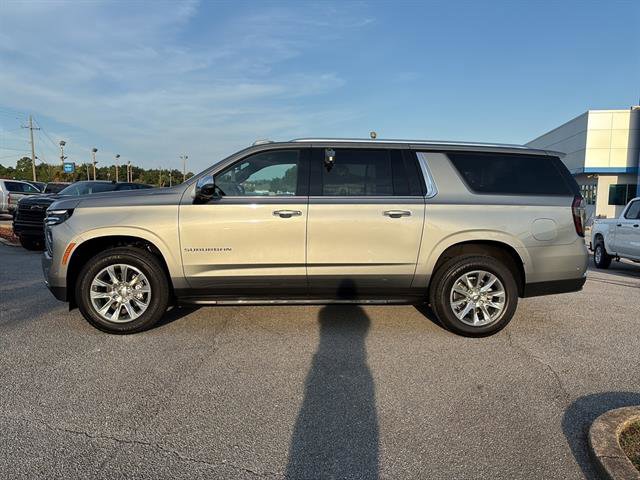 2025 Chevrolet Suburban Premier photo 4