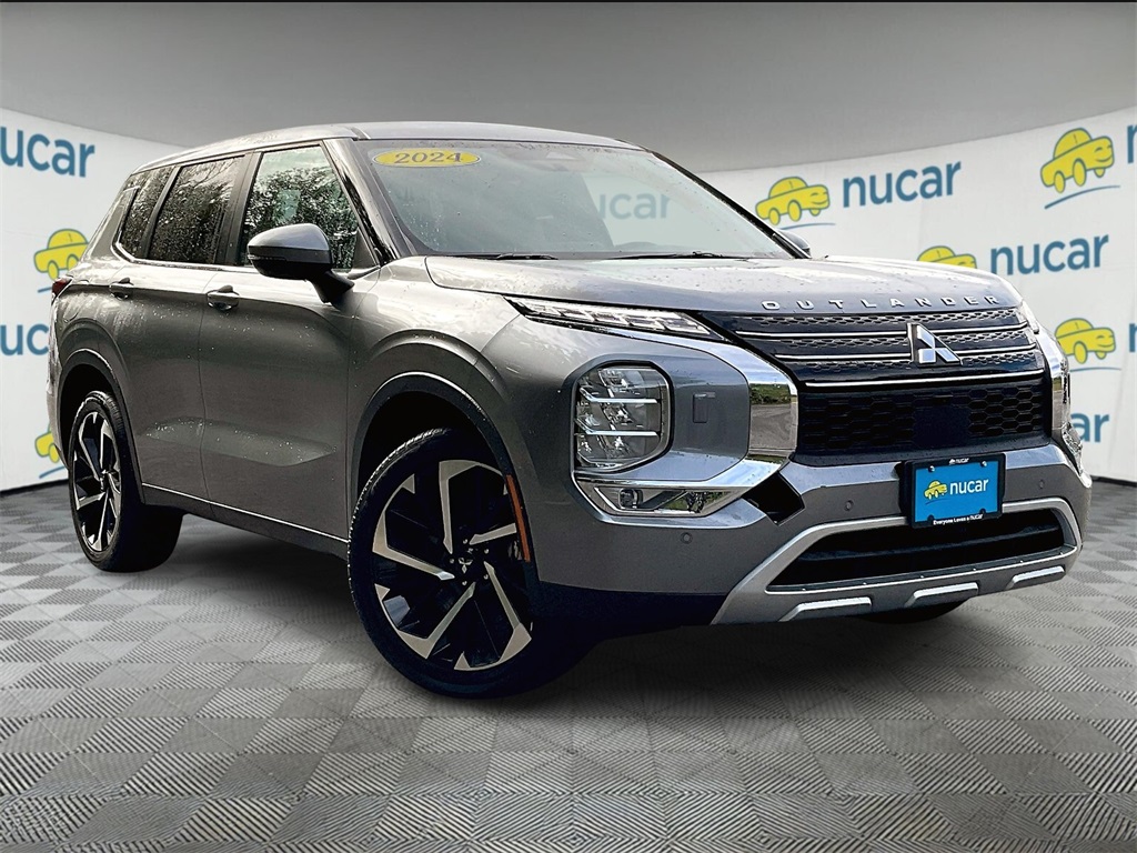 2024 Mitsubishi Outlander SE's photo