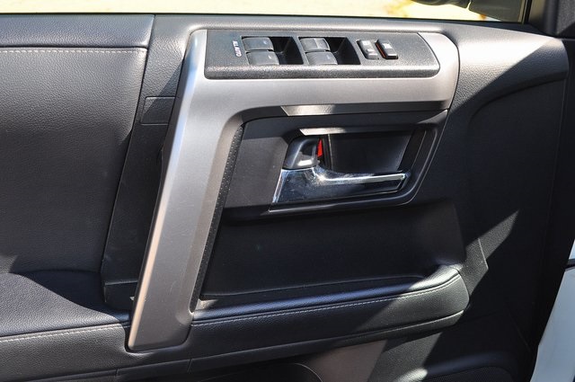 2024 Toyota 4Runner SR5 4WD photo 11